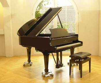 Steinway & Sons S-155